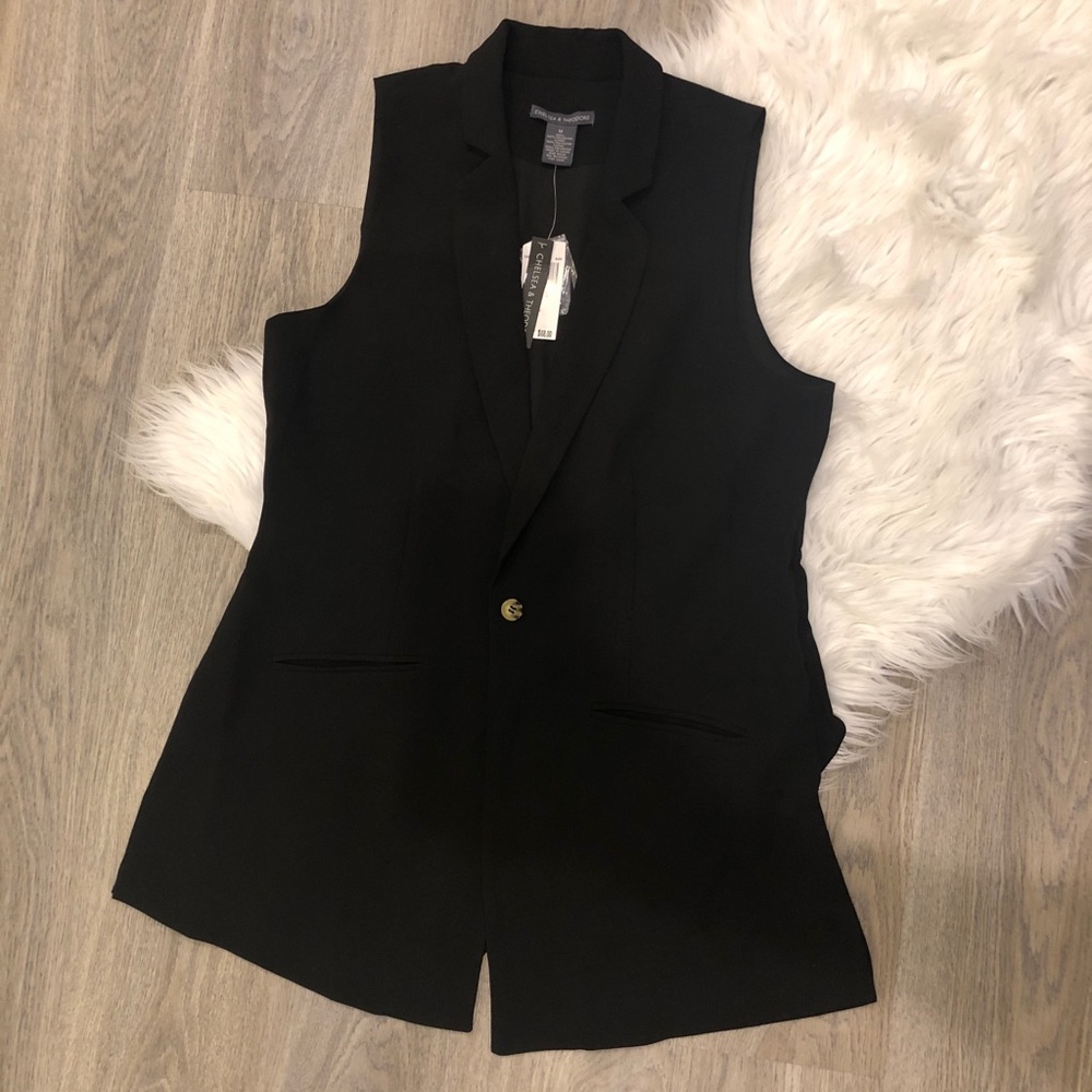 Sleeveless Ruffle Back Duster - Chelsea & Theodore